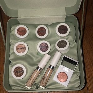 Colourpop haul! Two concealers & eight eyeshadows